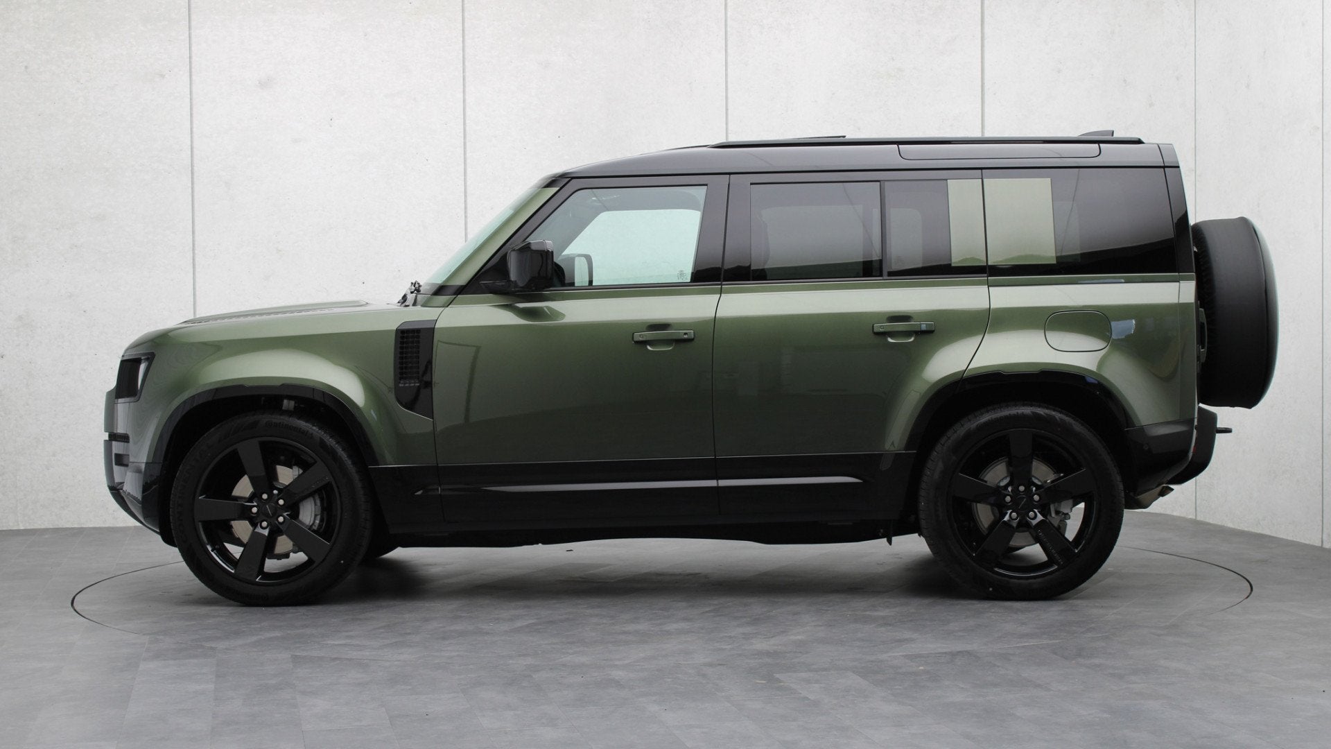 Land Rover Defender 110 P300e 110 X-Dynamic HSE | Stoelventi, 12 maanden, Gebruikt, Zwart, 4 cilinders