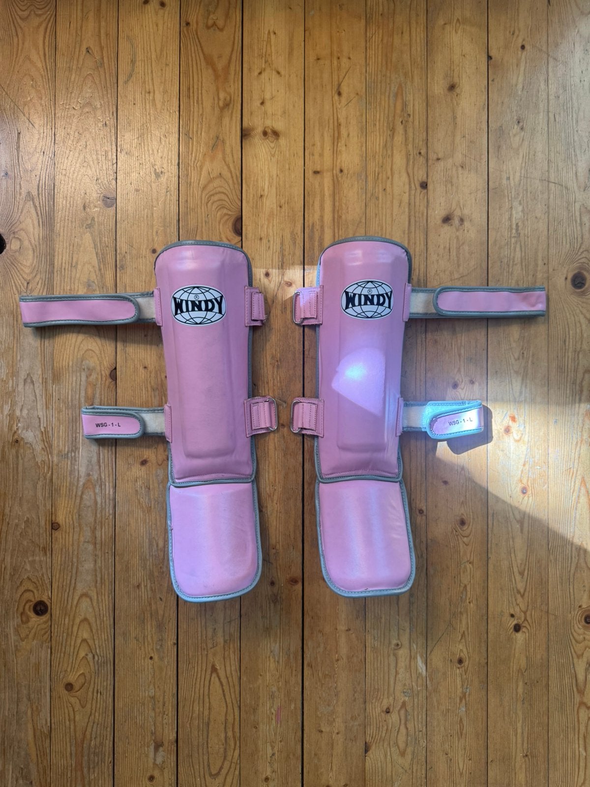 Windy Kickboks Scheenbeschermers roze, Ophalen of Verzenden, Zo goed als nieuw, Boksbeschermers