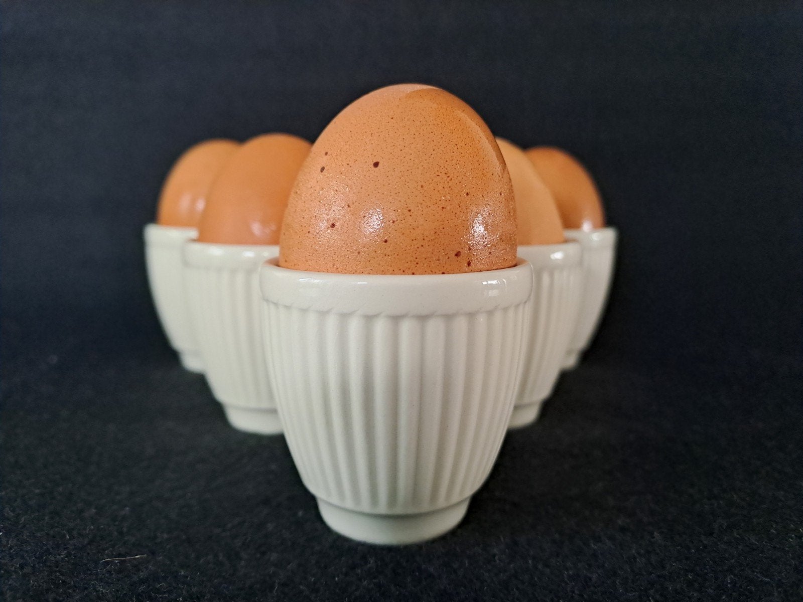 6 Crèmekleurige aardewerk eierdopjes Wedgwood Windsor, Klassiek, Ophalen of Verzenden, Zo goed als nieuw, Wedgwood