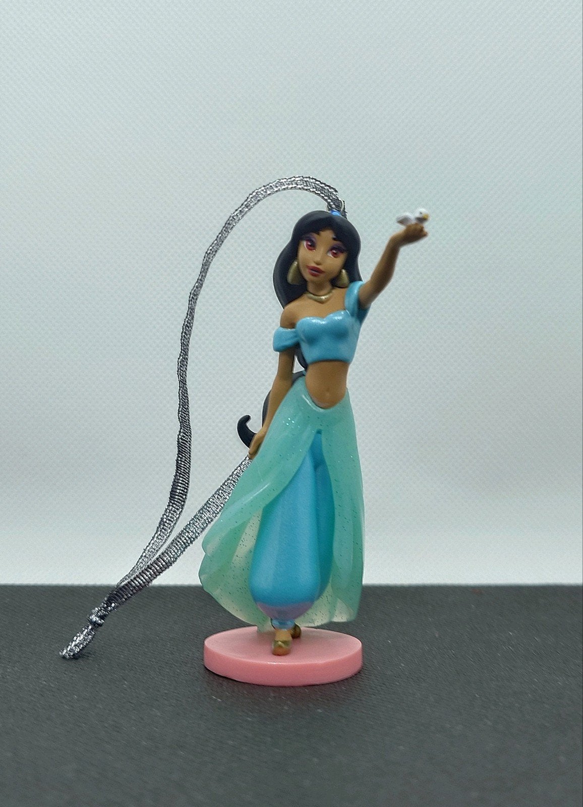 Disney prinses Jasmine kerst ornament hanger kerstbal, Ophalen of Verzenden, Overige figuren, Nieuw, Beeldje of Figuurtje