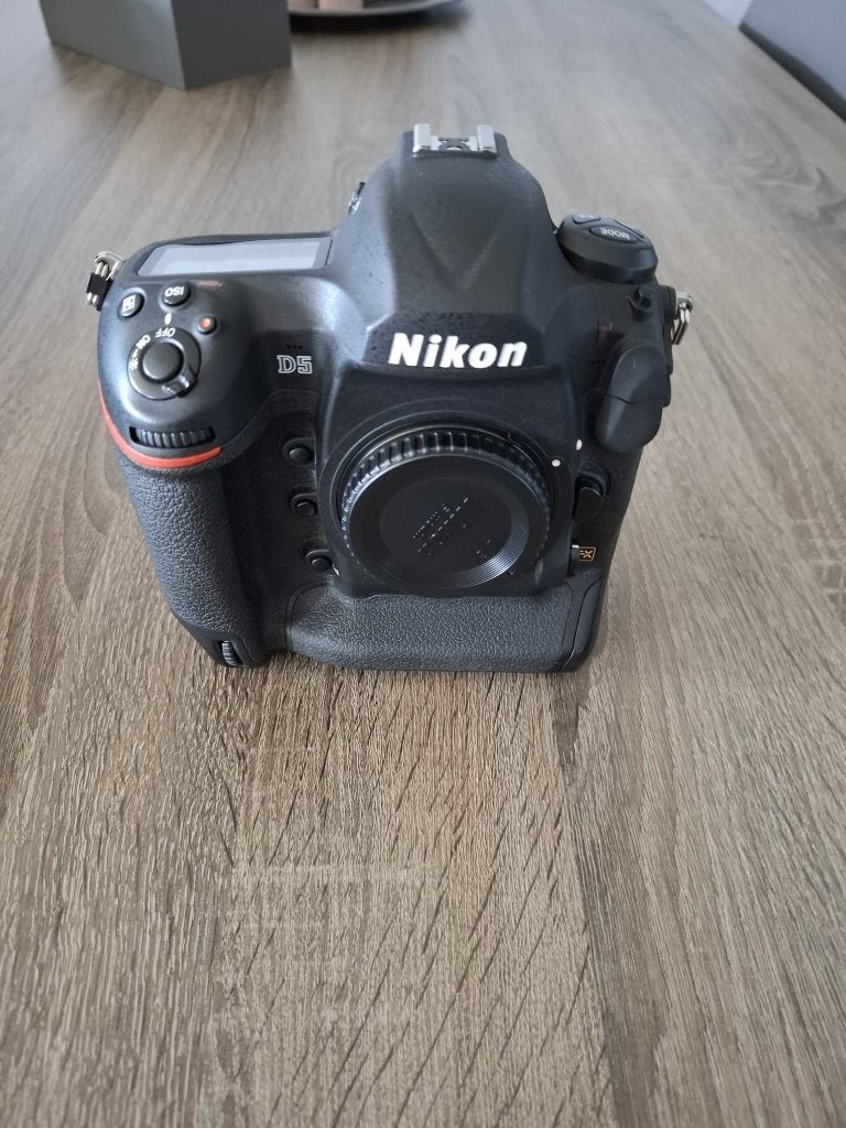 Nikon D5 camera met accessoires, Audio, Tv en Foto, Fotocamera's Digitaal, Ophalen, Spiegelreflex, Geheugenkaart, Zo goed als nieuw