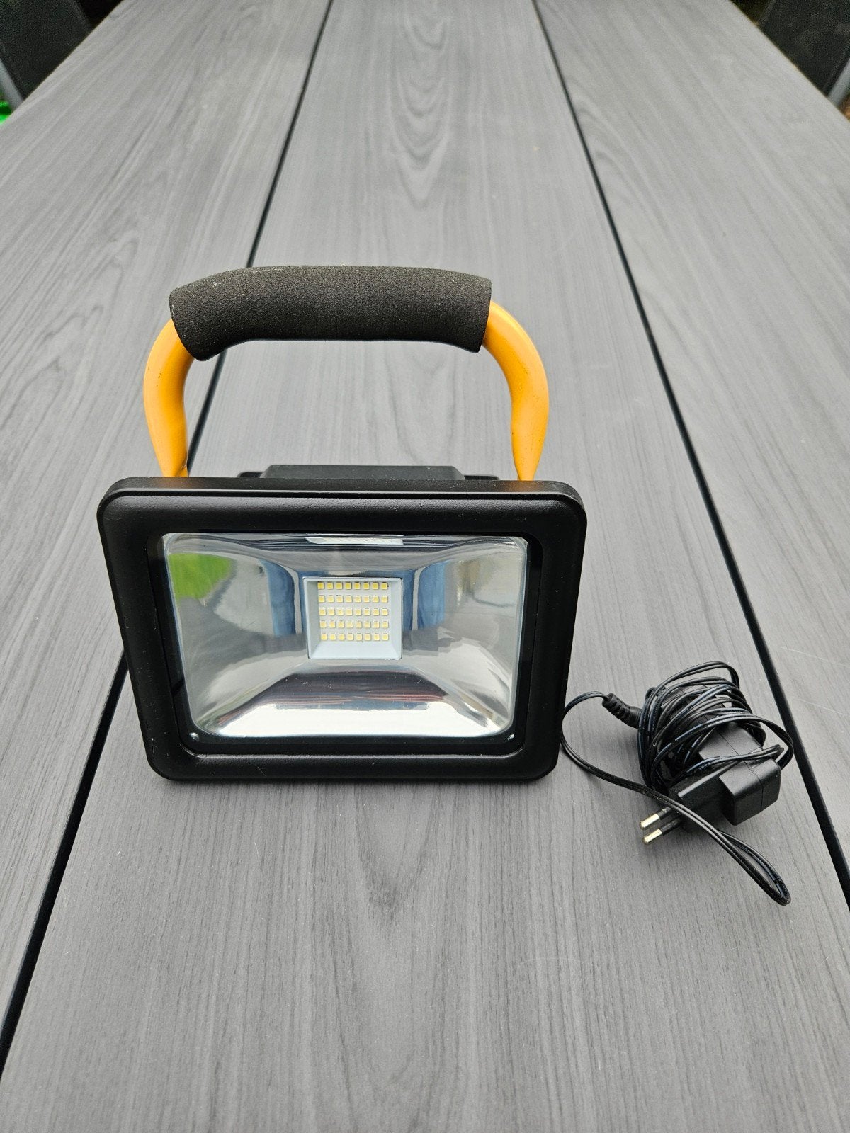 LED's work Oplaadbare Bouwlamp 20W, Ophalen, Gebruikt, Minder dan 50 watt, Lamp met armatuur