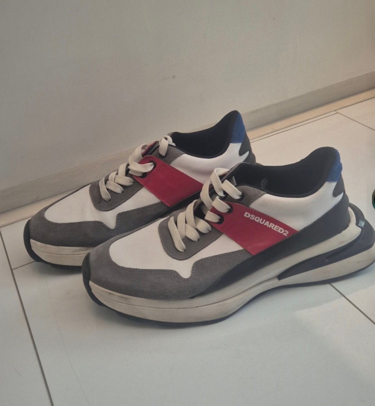Dsquared2 sneakers - Zo goed als nieuw - Maat 43, Overige kleuren, Dsquared2, Ophalen of Verzenden, Sneakers of Gympen