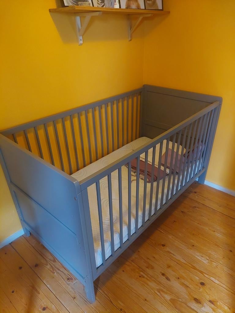 Peuterbed met Tencel matras - Groen/Grijs (75x143 cm), 70 tot 85 cm, Zo goed als nieuw, Matras, 140 tot 160 cm