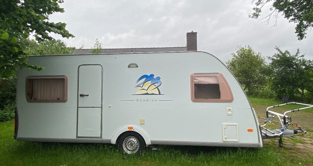 Knaus Sudwind 540, 2004, met voortent, luifel en mover, Omvormbare zithoek, Rondzit, Particulier, 5 tot 6 meter