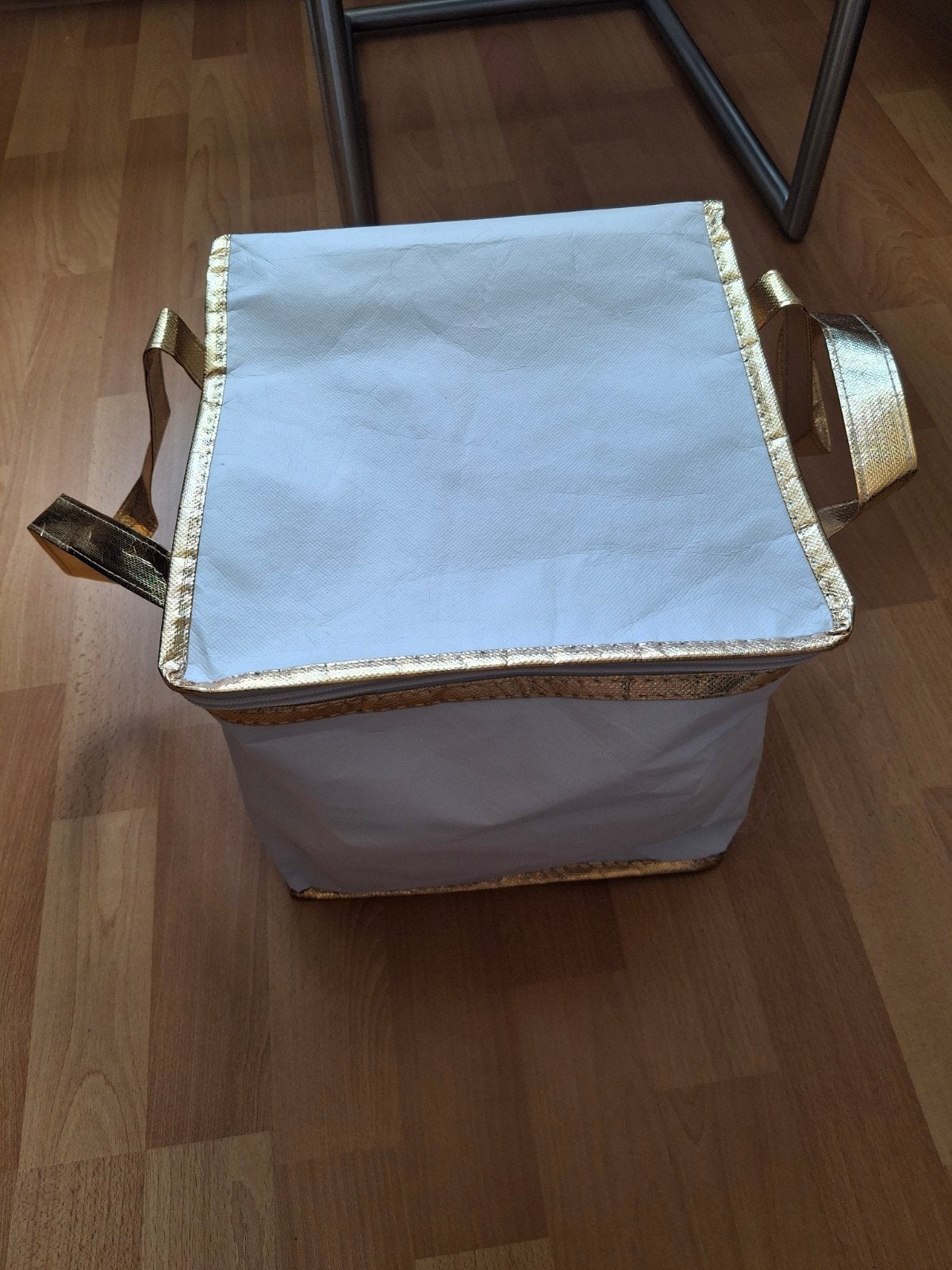 Handige Koeltas - Wit/Goud - 25x27x26 cm, Caravans en Kamperen, Ophalen of Verzenden, Koeltas, Koelelement