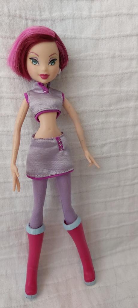 Winx tecna school girl barbie, Ophalen of Verzenden, Zo goed als nieuw, Pop