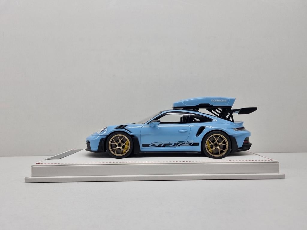 Ivy Merit
Porsche 911 (992) GT3 RS + Dakkoffer 1/20 1:18 Nie, Hobby en Vrije tijd, Modelauto's | 1:18, Nieuw, Auto, Ophalen of Verzenden