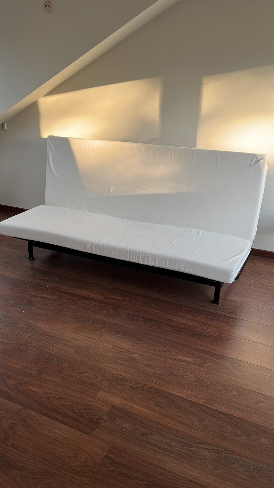 Gratis bedbank met ijzeren frame en houten lattenbodem, Ophalen, Wit, Tweepersoons, Zo goed als nieuw