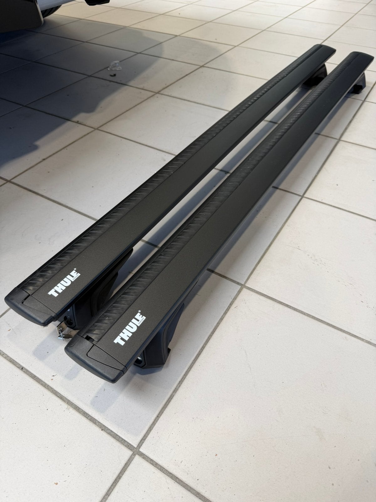 Thule Wingbar dakdragers 127cm universeel, Auto diversen, Ophalen of Verzenden, Zo goed als nieuw