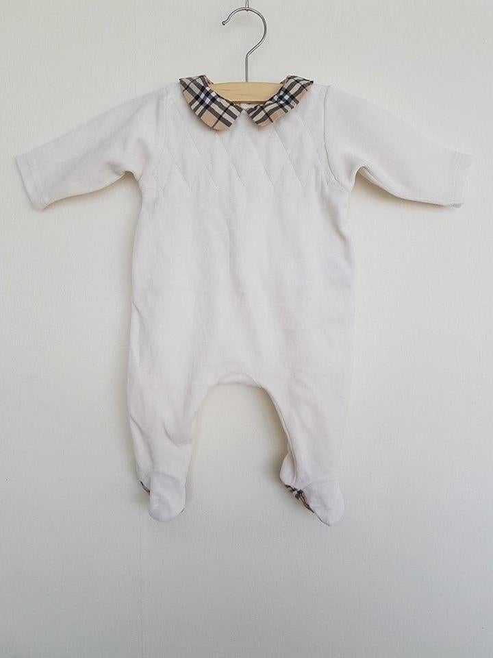 Burberry Baby boxpakje roomwit quilted velours 62, Ophalen of Verzenden, Zo goed als nieuw, Jongetje of Meisje, Nacht- of Onderkleding