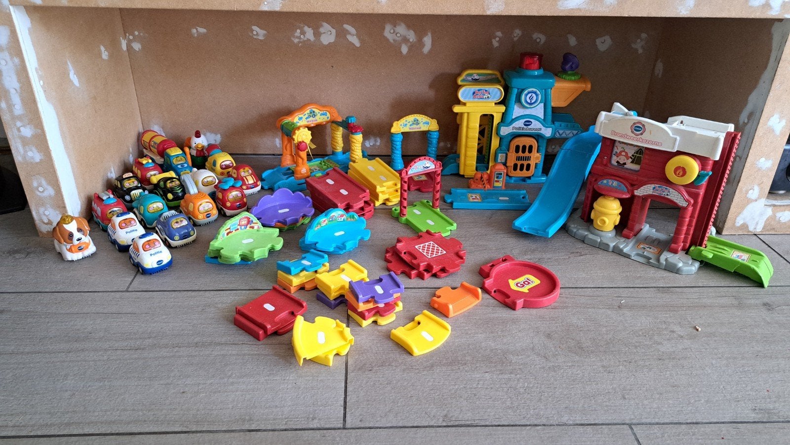 Grote VTech Toet Toet Auto's collectie met banen en gebouwen, Ophalen, Gebruikt, Auto, Met licht