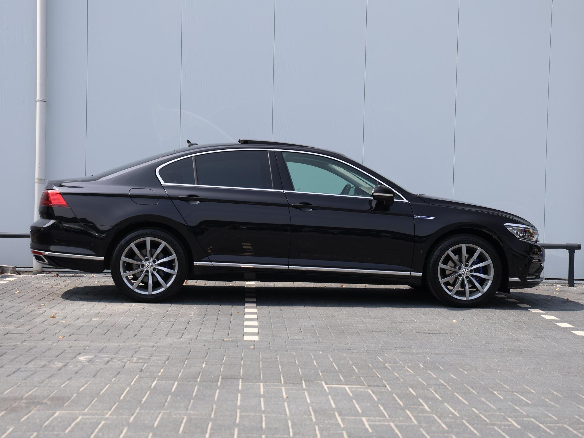 Volkswagen Passat 1.4 TSI PHEV GTE Business 218PK DSG | Led, Stof, Gebruikt, 4 cilinders, Zwart