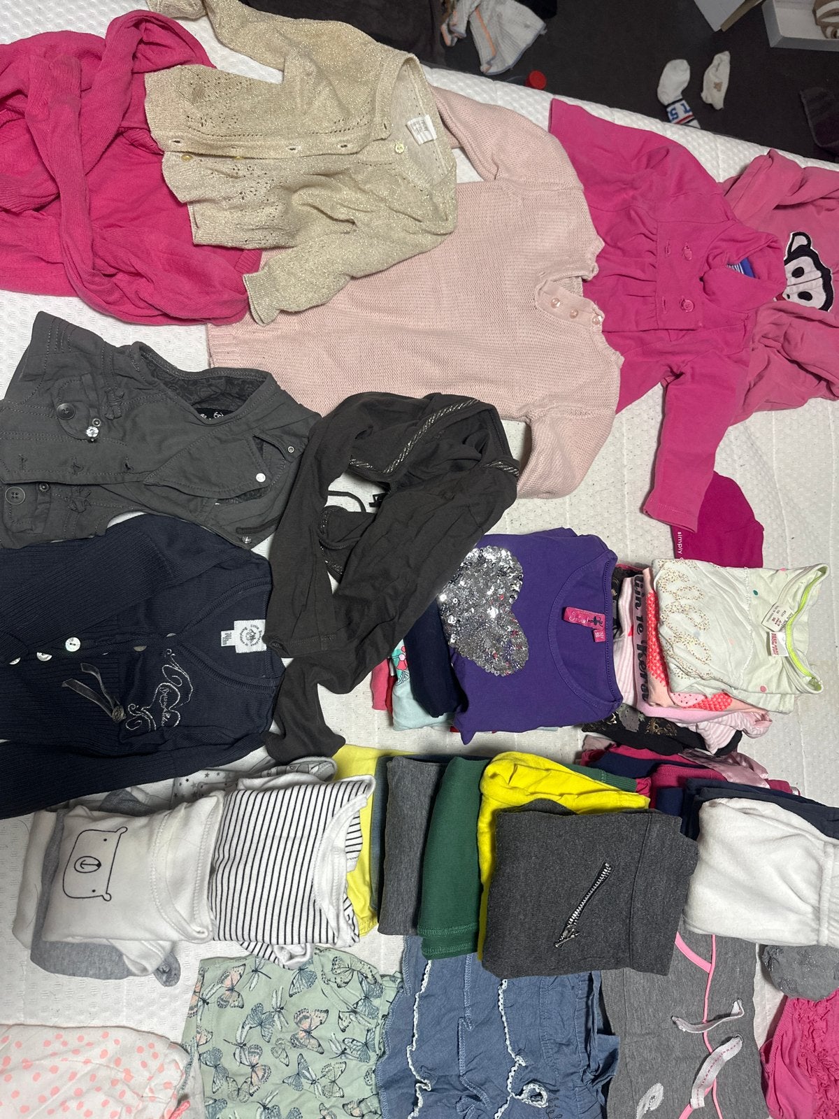 Groot pakket meisjeskleding: broeken, jurkjes, shirts en mee, Ophalen, Gebruikt, Meisje