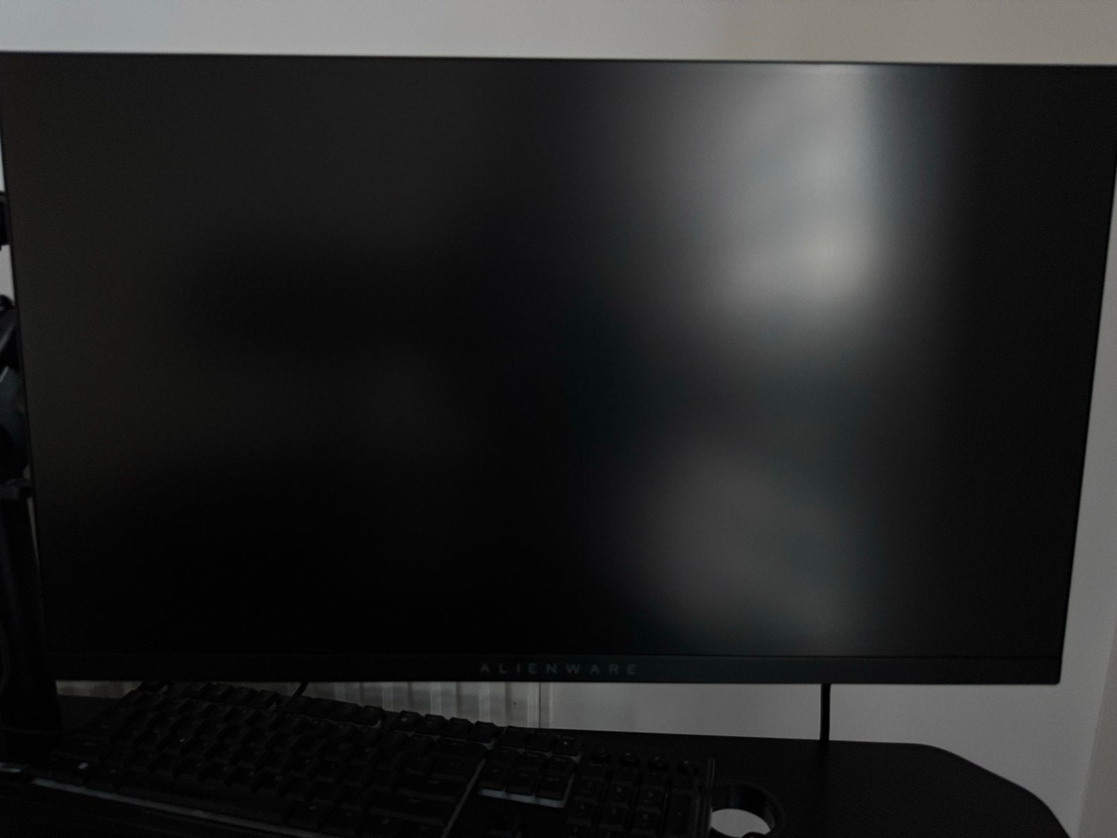 Foto 2 van Alienware 360Hz & Philips 165Hz Gaming Monitoren met Beugel