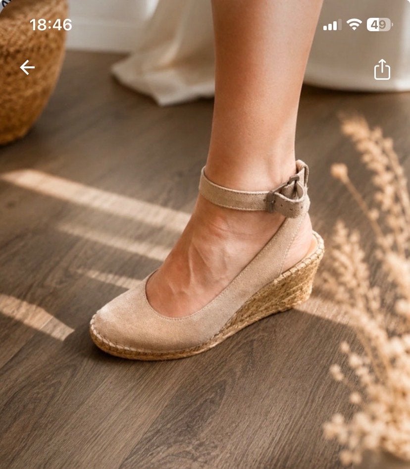 Fred de la Bonniere suède espadrilles maat 39, Kleding | Dames, Schoenen, Beige, Ophalen of Verzenden, Zo goed als nieuw, Espadrilles of Moccasins