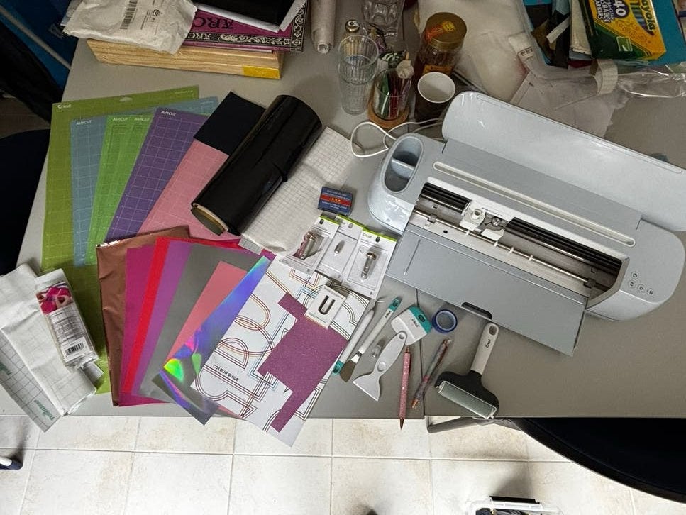 Cricut Maker 3 met veel accessoires, Overige thema's, Ophalen of Verzenden, Zo goed als nieuw, Kunststof