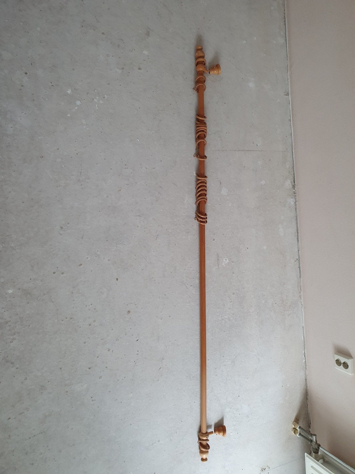 Houten gordijnroede met ringen - 203 cm, Ophalen, Met ringen, Gebruikt, Bruin