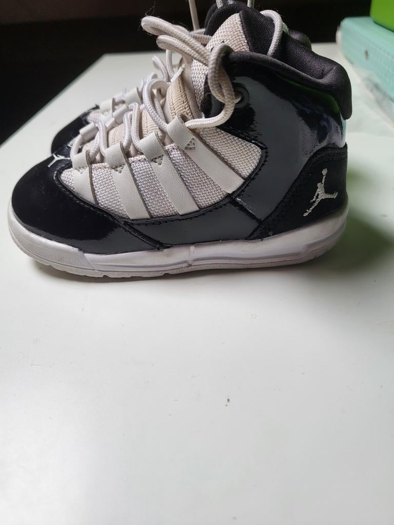 Jordan kinderschoenen maat 23,5, Kinderen en Baby's, Kinderkleding | Schoenen en Sokken, Ophalen of Verzenden