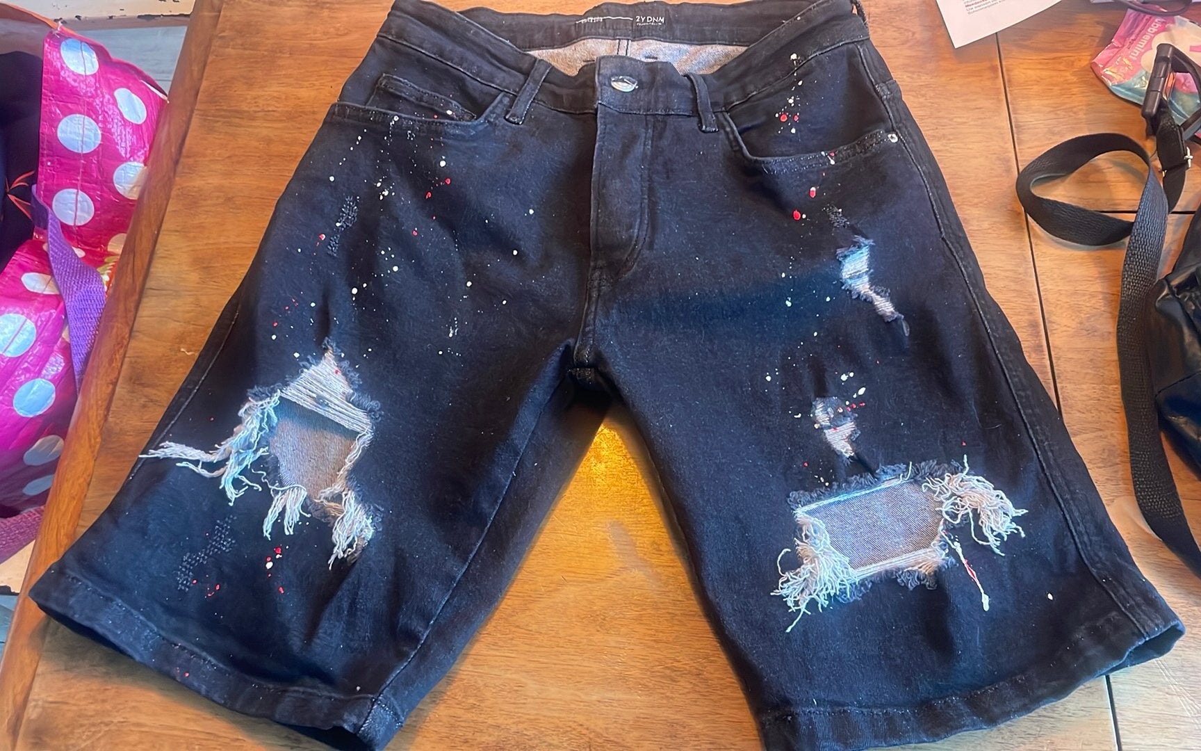 stoer denim short maat 30 met verf details, Ophalen of Verzenden, Zo goed als nieuw, Zwart, Overige jeansmaten