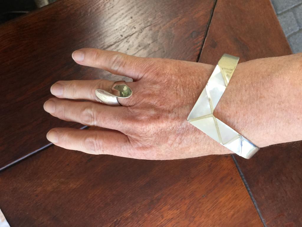 Zware zilveren 9.25 armband met parelmoer nieuwprijs €100,00, Ophalen of Verzenden, Zo goed als nieuw