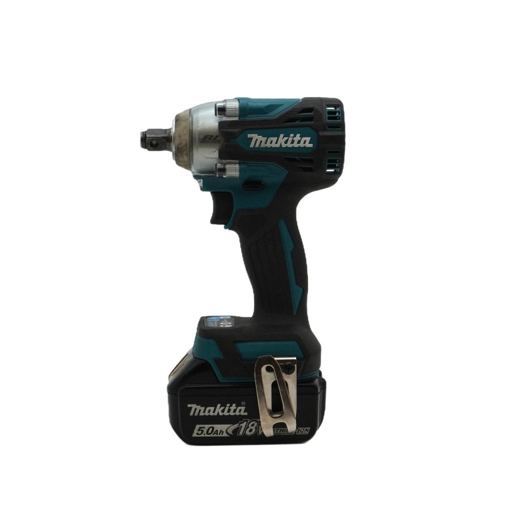 Makita DTW300 Slagmoersleutel incl. 5Ah Accu in Nette Staat, Doe-het-zelf en Verbouw, Makita, Zo goed als nieuw, Support@makita.com
