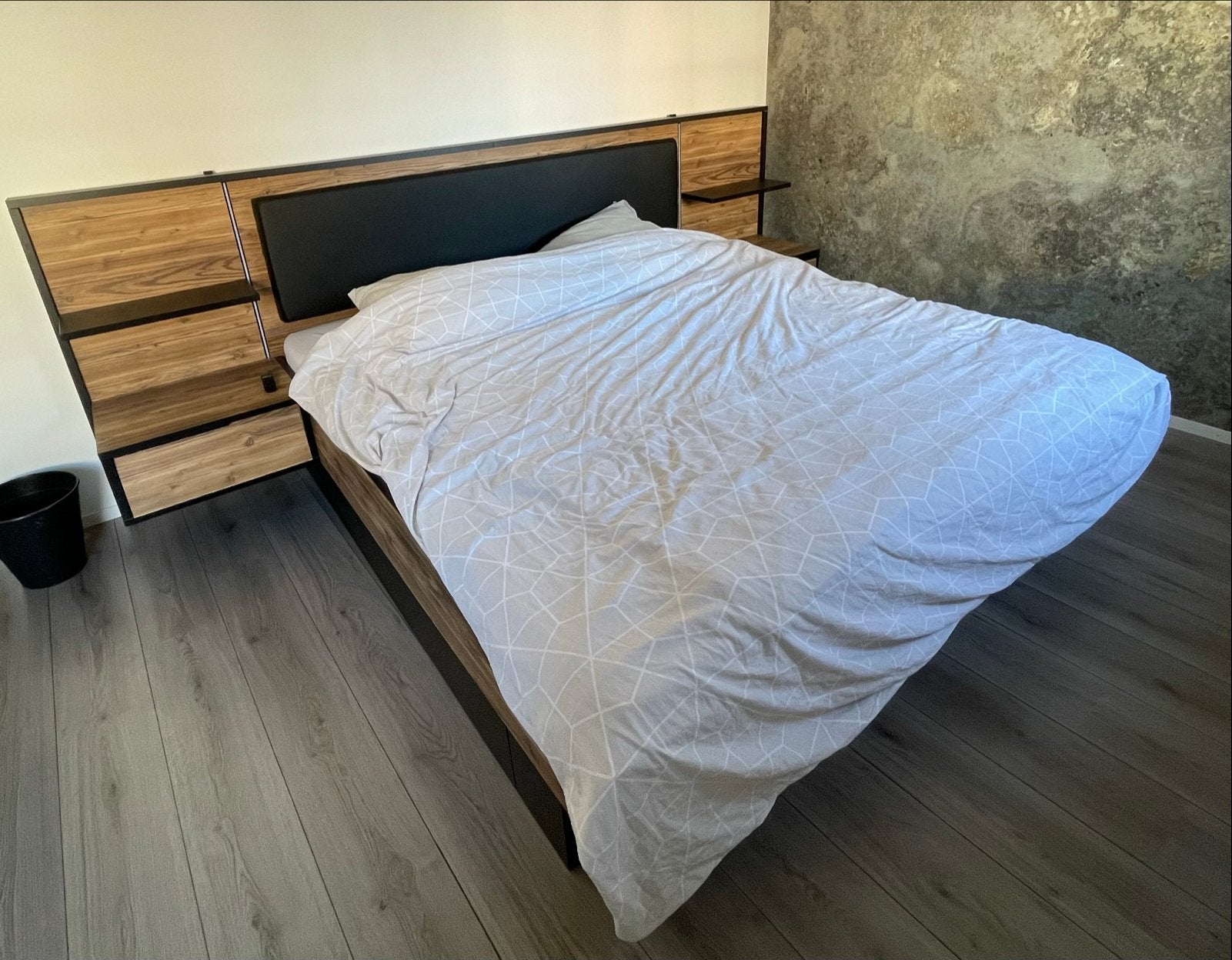 Tweepersoonsbed met opbergruimte en nachtkastjes, Ophalen, Gebruikt, Bruin, Tweepersoons