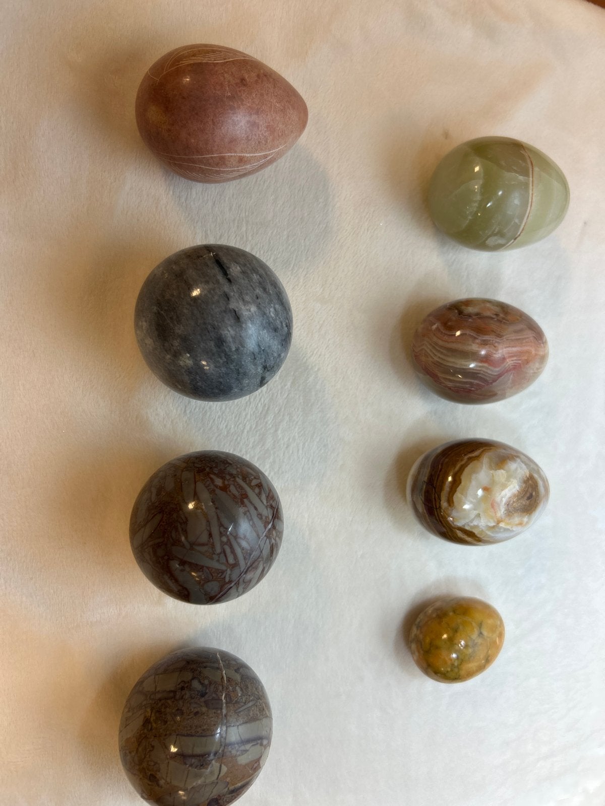 Collectie van 8 gepolijste stenen eieren en bollen, Verzamelen, Mineralen en Fossielen, Ophalen of Verzenden, Mineraal