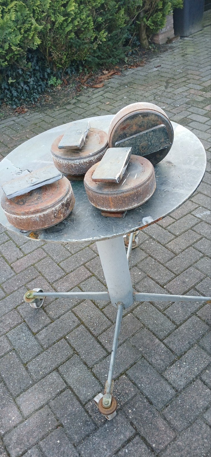 zware stalen wiel, Ophalen