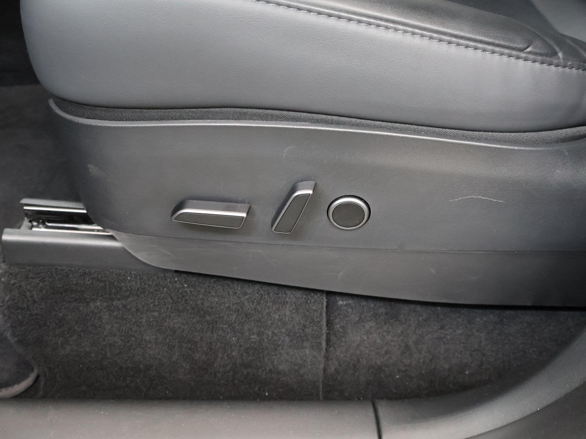 Foto 13 van Tesla Model Y RWD 58 kWh | Panoramadak | 360° Camera | Stoe