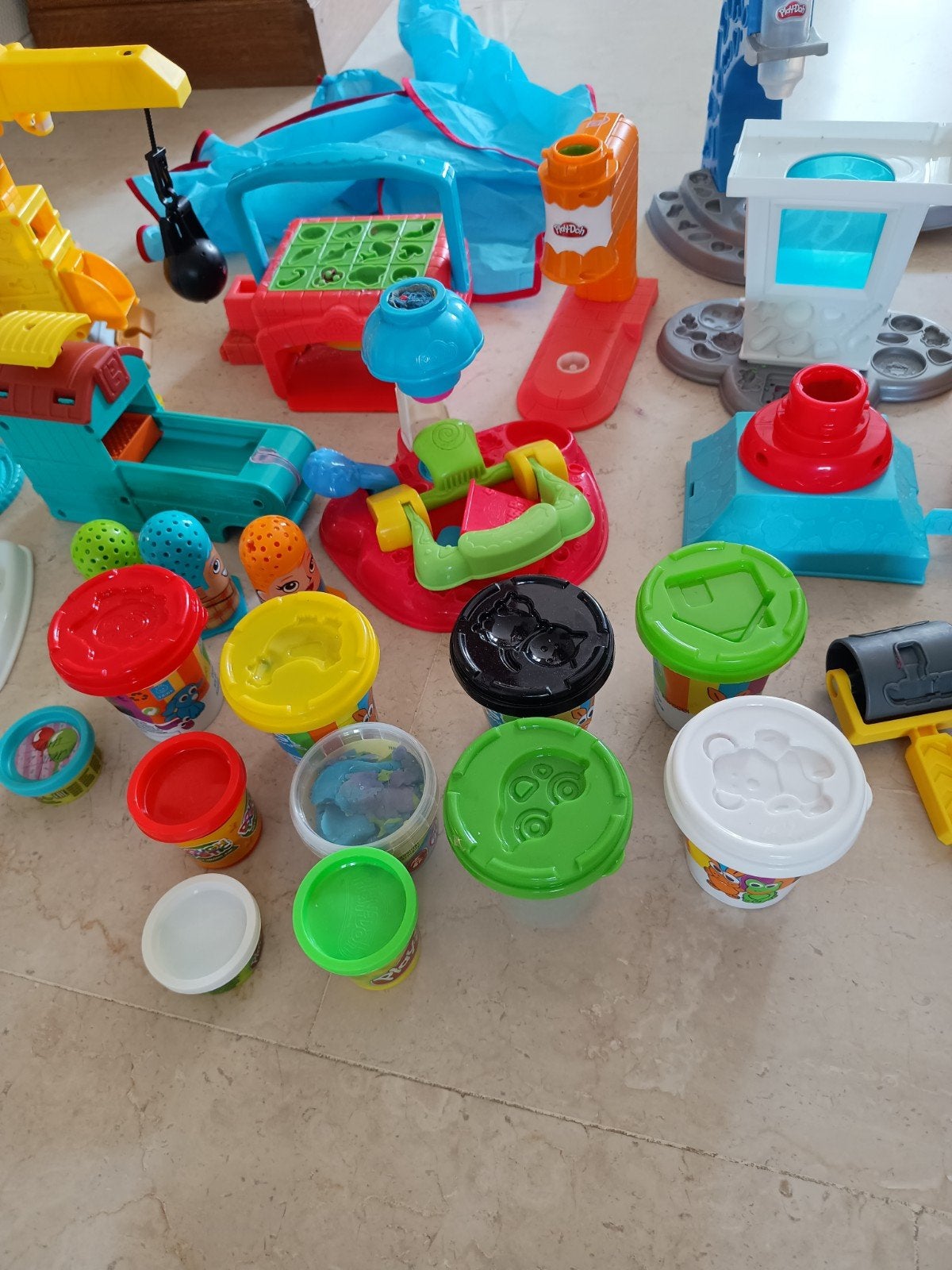 Play doh klei en vele bijbehorende speeltjes en vormpjes, Ophalen, Jongen of Meisje