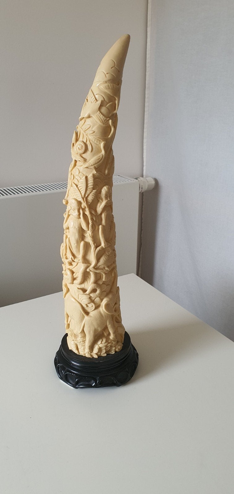 Decoratieve Ivorine Slagtand - Kunstmatige Reproductie, Overige typen, Ophalen of Verzenden, Zoogdier, 20 - 50 cm