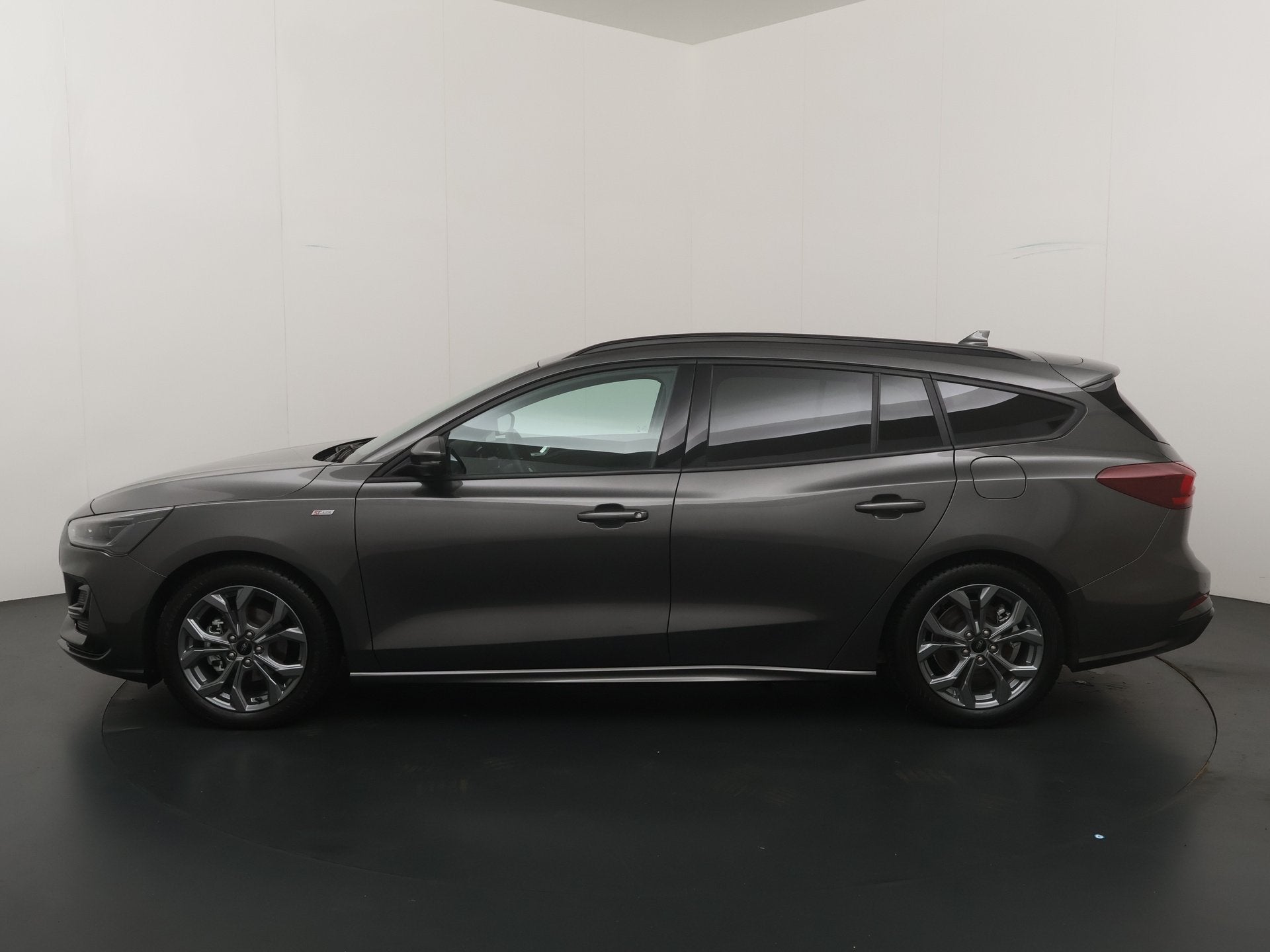 Ford FOCUS Wagon EcoBoost Hybrid 155pk ST Line X | AUTOMAAT, Auto's, Dealer onderhouden, Stof, Gebruikt, 1404 kg