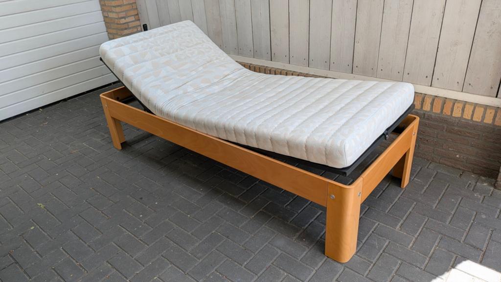 Auping Auronde 220x90x48 met matras (NIEUWSTAAT), Ophalen, Verstelbaar, 90 cm, Eenpersoons