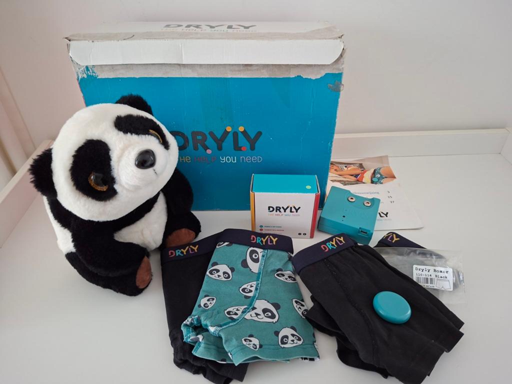 Dryly Wizzu plaswekker met panda & 4 broekjes mt 110/116, Ophalen of Verzenden, Gebruikt, Overige typen, Overige merken