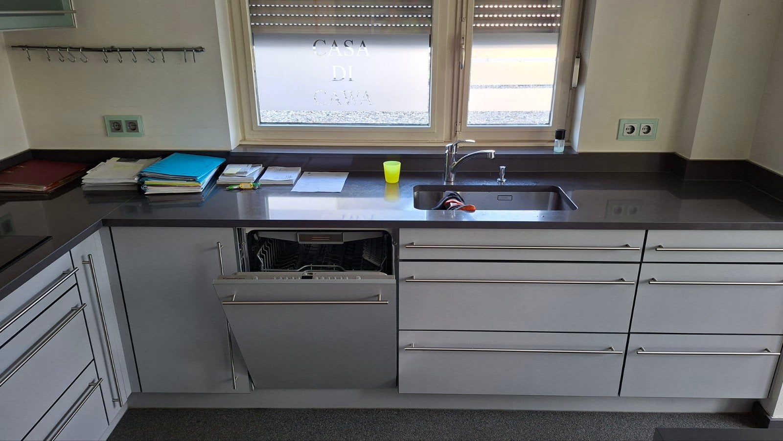 Foto 4 van Moderne keuken met hoogwaardige inbouwapparatuur
