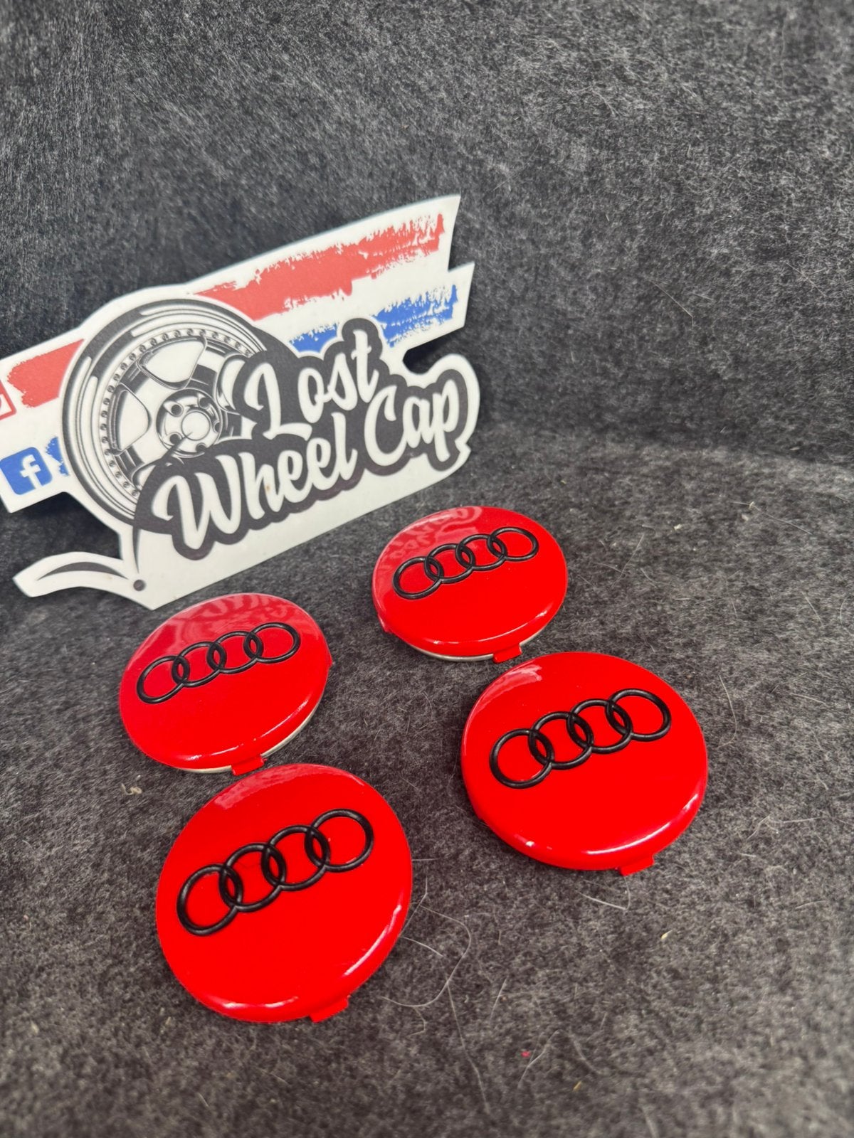 Rode audi naafdoppen, Ophalen of Verzenden, Zo goed als nieuw