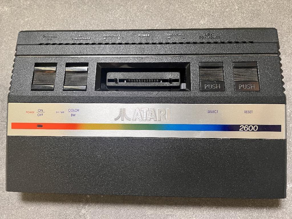 Atari 2600 spelcomputer incl 8 spellen, Spelcomputers en Games, Spelcomputers | Atari, Ophalen of Verzenden, Zonder controller