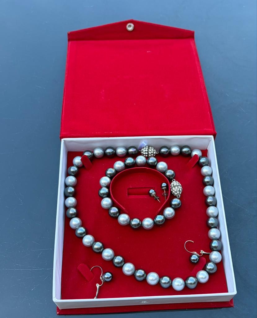 Parelketting, armband en oorbellen set in geschenkdoos, Sieraden, Tassen en Uiterlijk, Kettingen, Zo goed als nieuw, Overige materialen