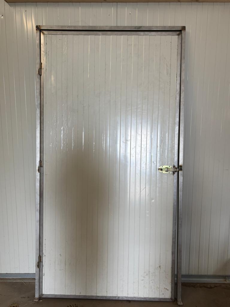Deur van sandwichpanelen in rvs kozijn, Doe-het-zelf en Verbouw, Deuren en Horren, Binnendeur, Ophalen of Verzenden, Zo goed als nieuw