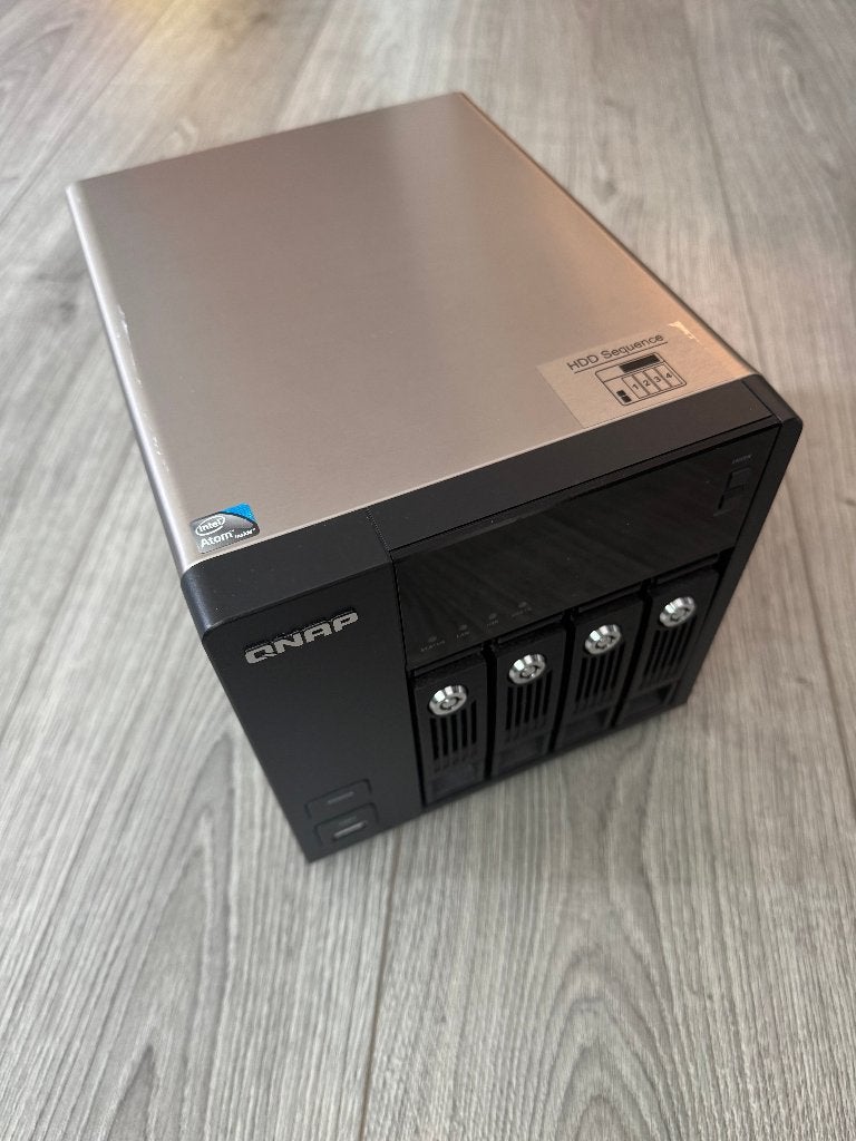 QNAP TS-439 Pro II NAS 4-bay server + optie 3x 3TB WD Red, Ophalen of Verzenden, Gebruikt