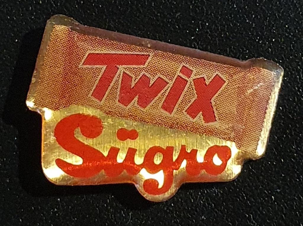 Sügro Twix - Pin, Ophalen of Verzenden, Nieuw, Merk, Speldje of Pin