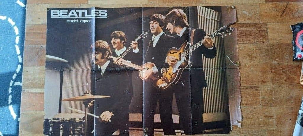 Beatles poster uit Muziek Expres 1966, Ophalen of Verzenden, Gebruikt