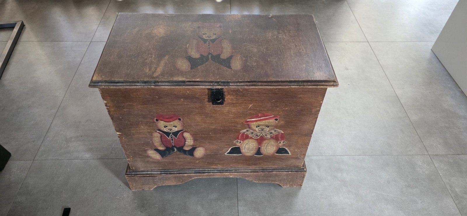 Vintage houten speelgoedkist met berenprint, Ophalen, 50 – 75, Gebruikt, 50 tot 100 cm