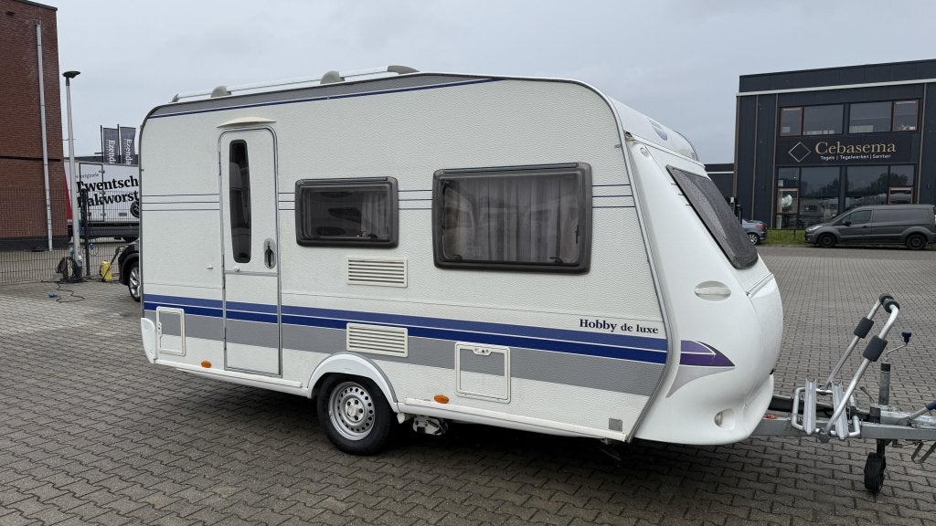 Hobby De Luxe 400 SF bouwjaar 2007 met Brand voortent, Caravans en Kamperen, Hobby, Bedrijf, Treinzit, 750 - 1000 kg