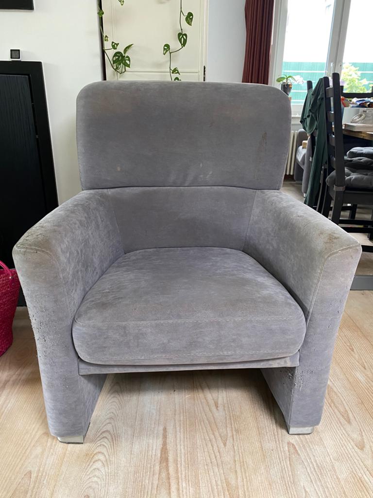 2 grijze fauteuils met krabsporen, Huis en Inrichting, Fauteuils, Ophalen, Gebruikt, 75 tot 100 cm, 50 tot 75 cm