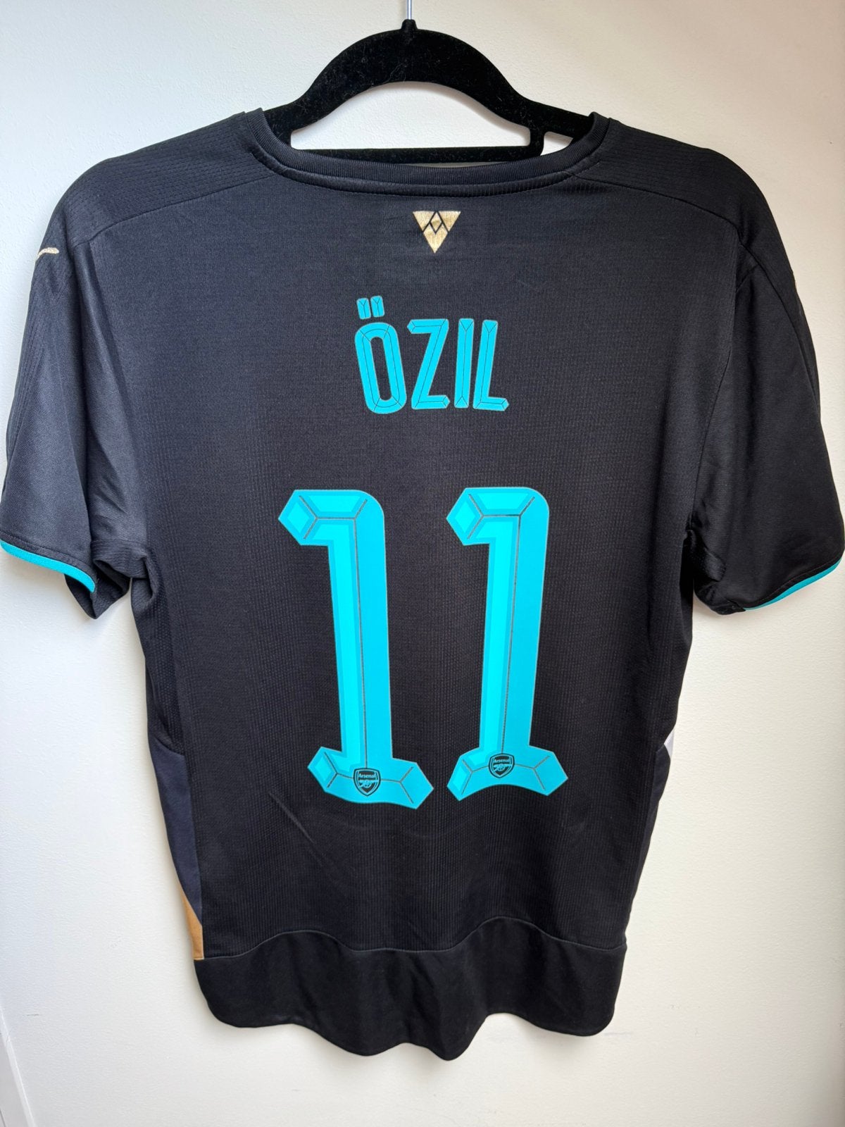 Arsenal 3e shirt 2015/16 Özil Maat M, Maat M, Ophalen of Verzenden, Zo goed als nieuw, Shirt