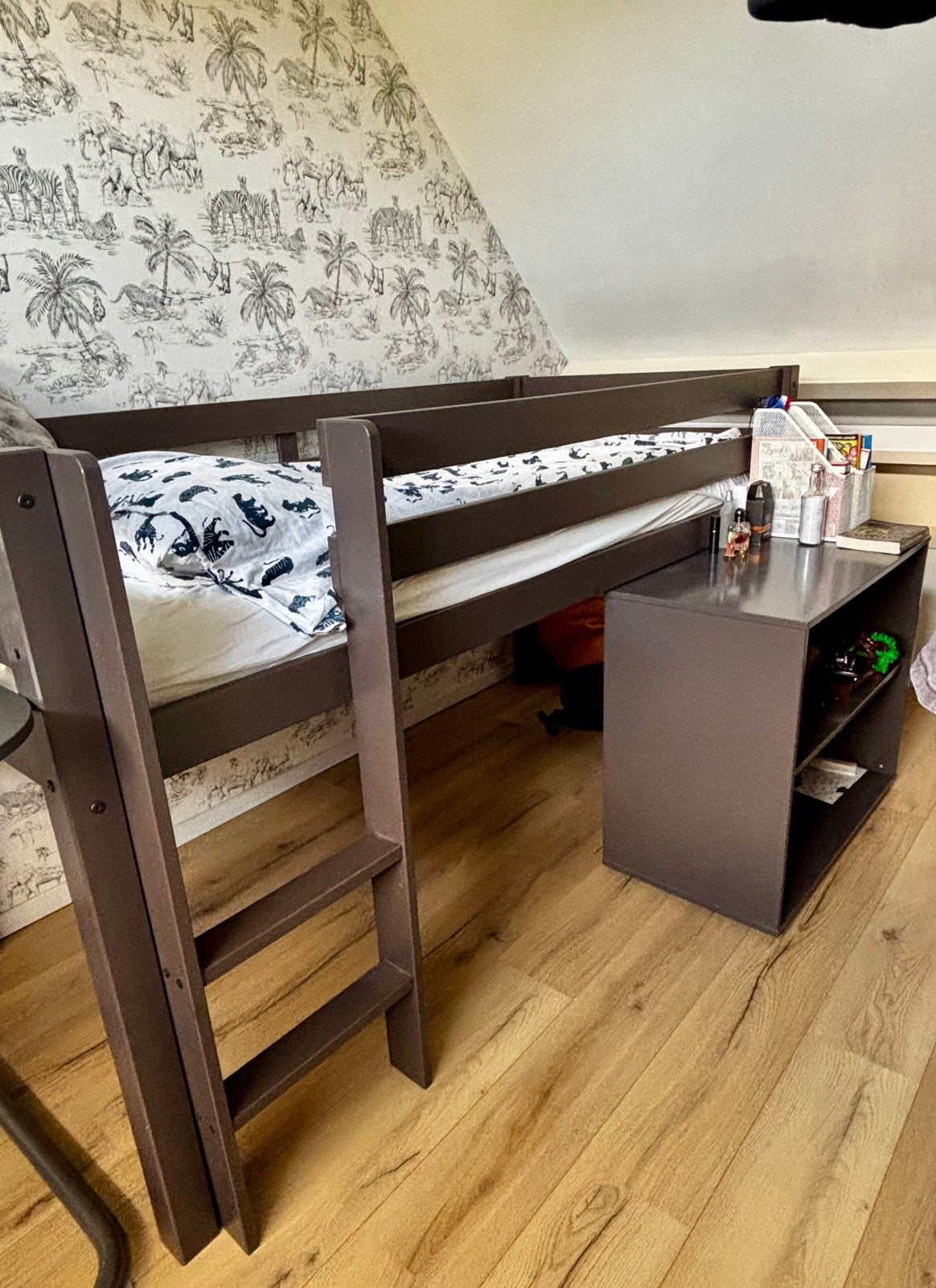 Half hoogslaper met bureau en kast (Pino - Leen Bakker), Kinderen en Baby's, Ophalen, Zo goed als nieuw, Halfhoogslaper