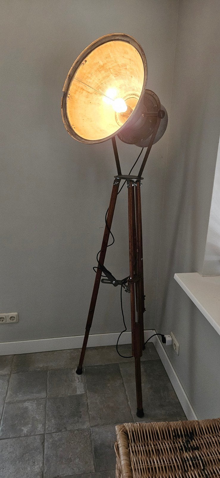 Stoere, aparte staande lamp - uniek design, Ophalen, Gebruikt, Industrieel, Vintage, Uniek, E27 (groot)
