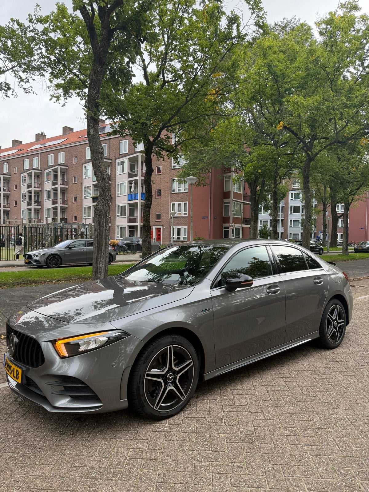 Mercedes-Benz A-Klasse A 250 e 218pk 8G-DCT 2021 Grijs, Auto's, 160 pk, Plug-in hybride, 1600 kg, 100 km/l